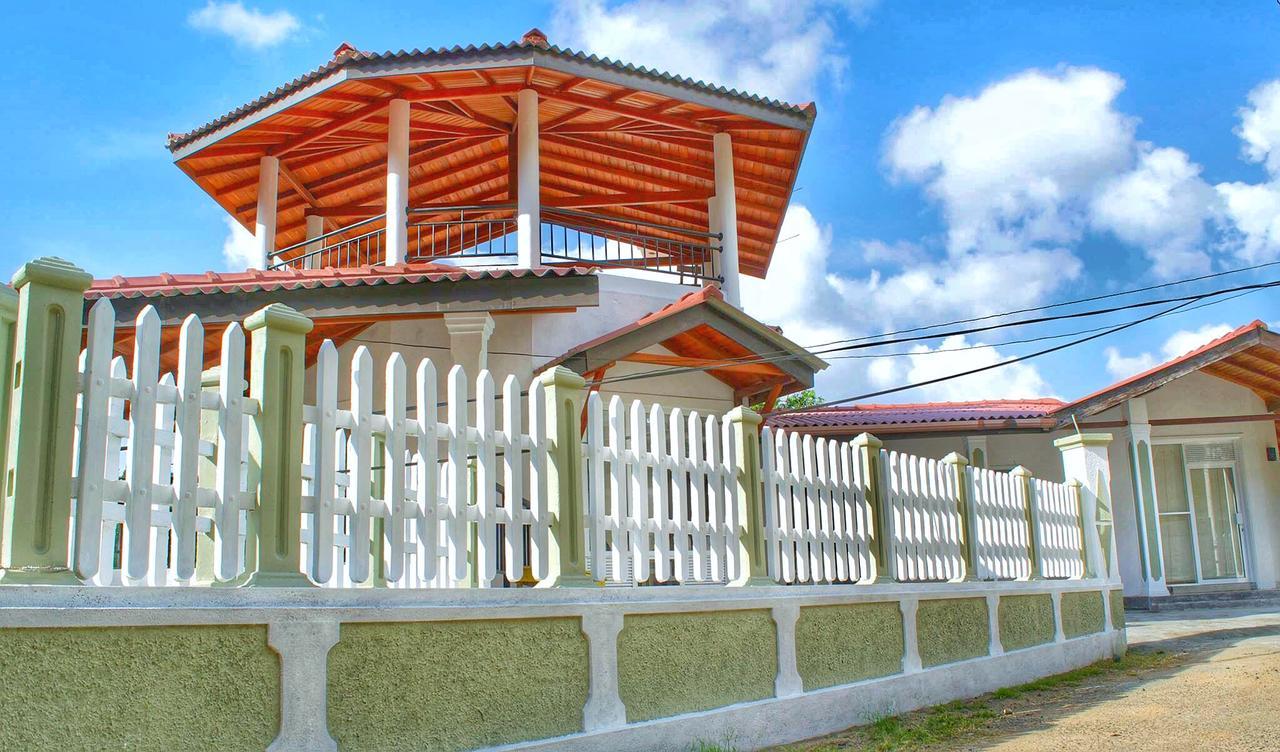 La Colina Kandy Bagian luar foto